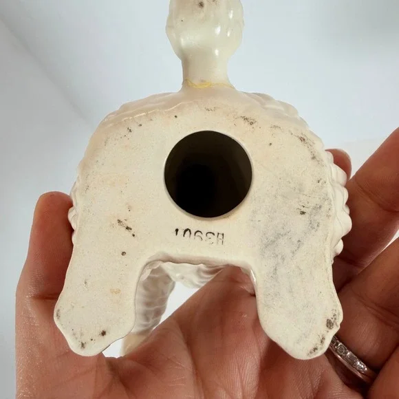 Vintage Ceramic Poodle Figurine White Sitting Paws Up Regale Decor Accent - Picture 7 of 12